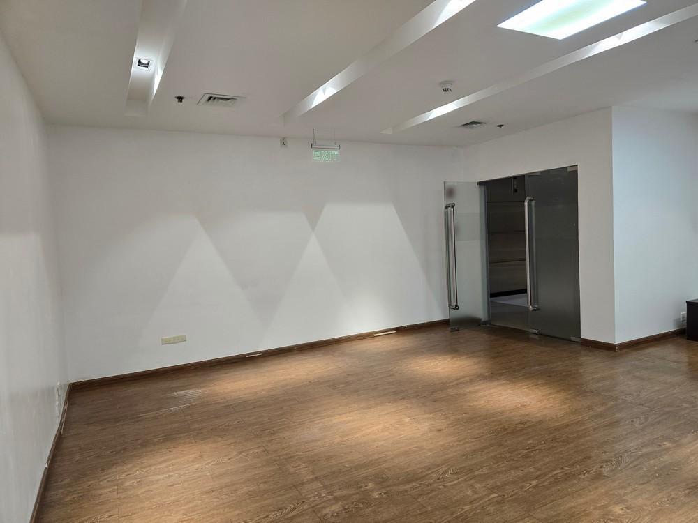 636sqm High Ceiling Ayala Ave Makati Office Space FOR LEASE in Quiapo - Image 7