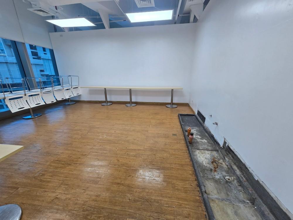 636sqm High Ceiling Ayala Ave Makati Office Space FOR LEASE in Quiapo - Image 5