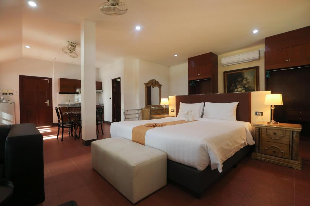 SeaView Family Room with Kitchen 252 in Thailand - Image 1