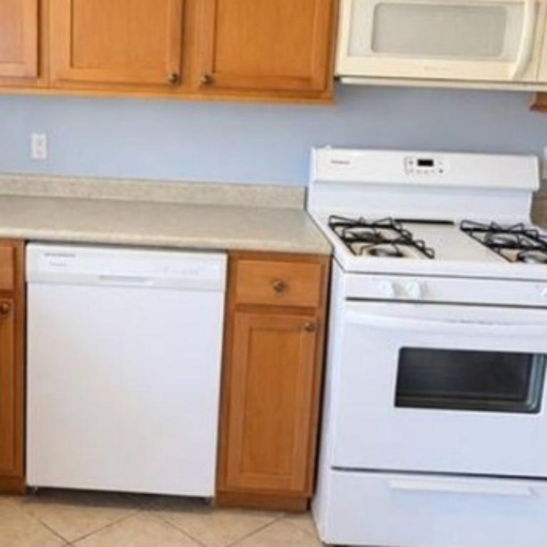 Beautiful 3-Bedroom Home for Rent in Columbus - Image 8