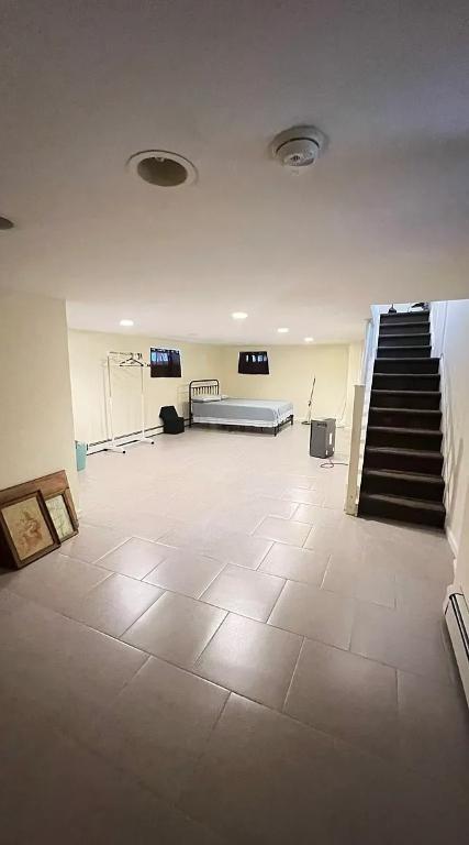 Elegant Living Space for Rent – Style & Comfort Combined in Queens - Image 4