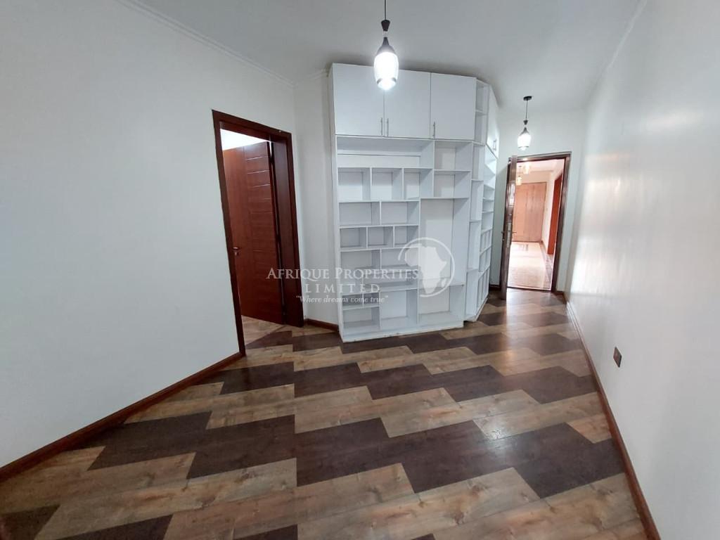 5 Bedroom All Ensuite Mansion+Dsq For Rent In Muthaiga North in Nairobi - Image 4