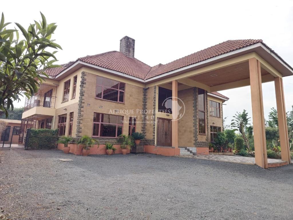5 Bedroom All Ensuite Mansion+Dsq For Rent In Muthaiga North in Nairobi - Image 9