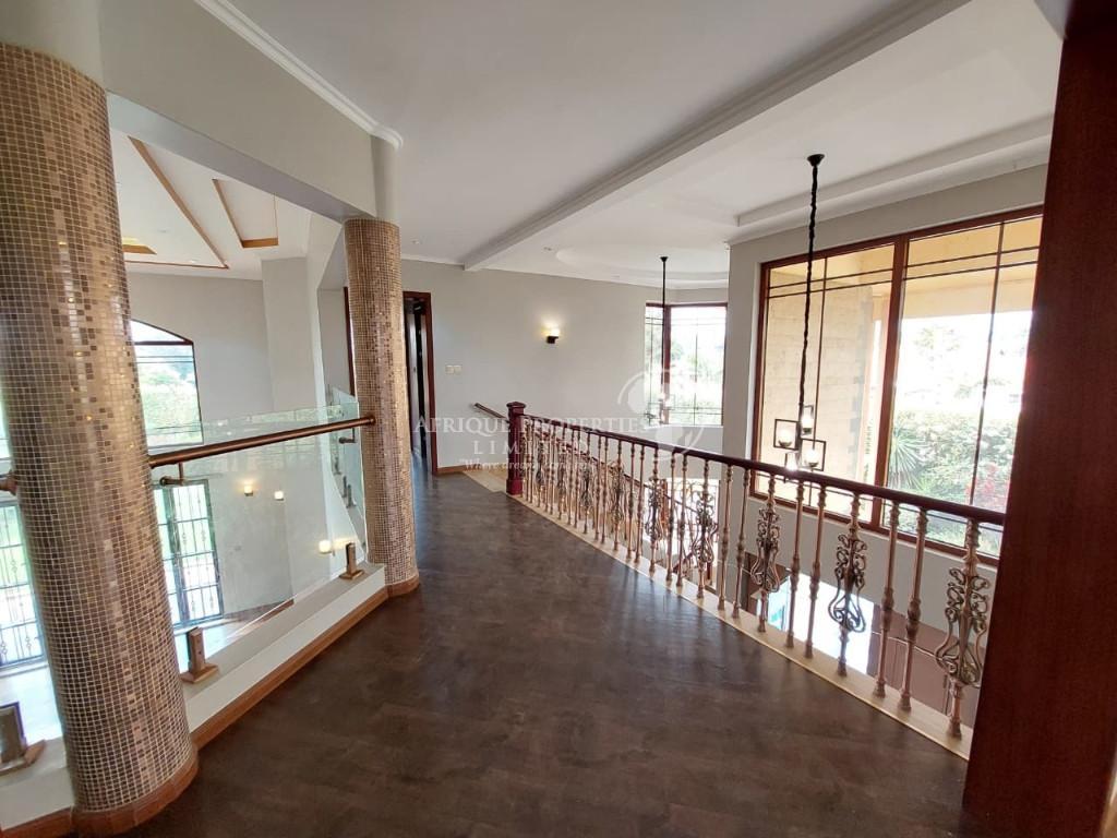 5 Bedroom All Ensuite Mansion+Dsq For Rent In Muthaiga North in Nairobi - Image 15