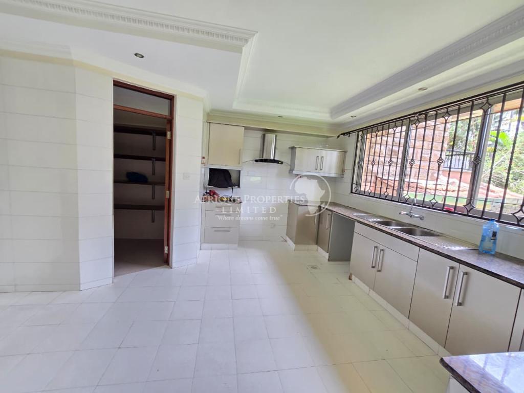 4 Bedroom All Ensuite Home+DSQ For Rent In Runda in Nairobi - Image 6