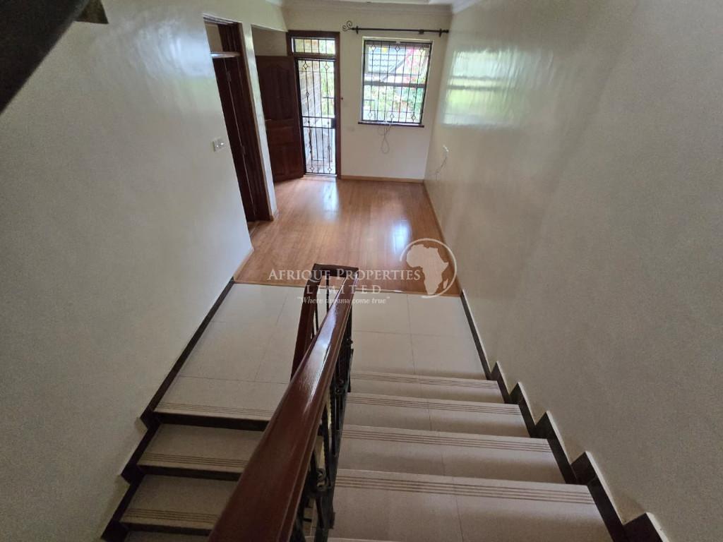 4 Bedroom All Ensuite Home+DSQ For Rent In Runda in Nairobi - Image 10