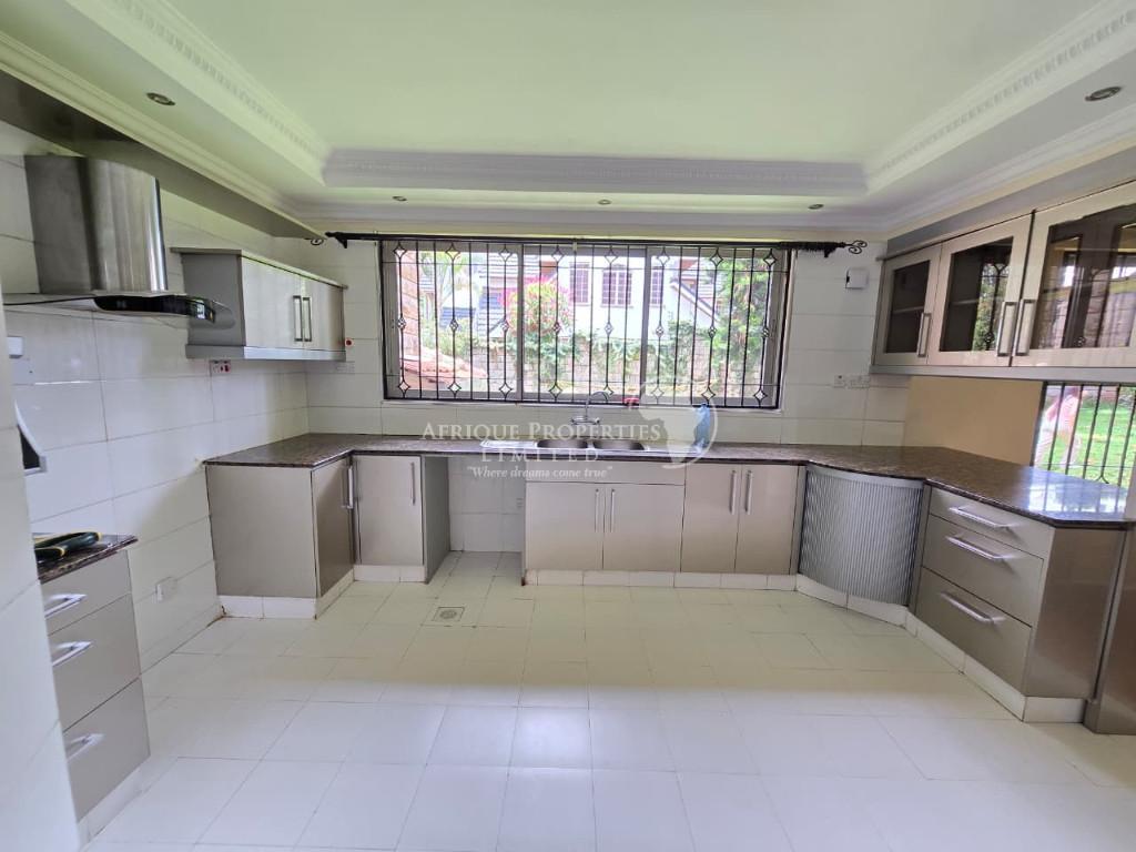 4 Bedroom All Ensuite Home+DSQ For Rent In Runda in Nairobi - Image 8
