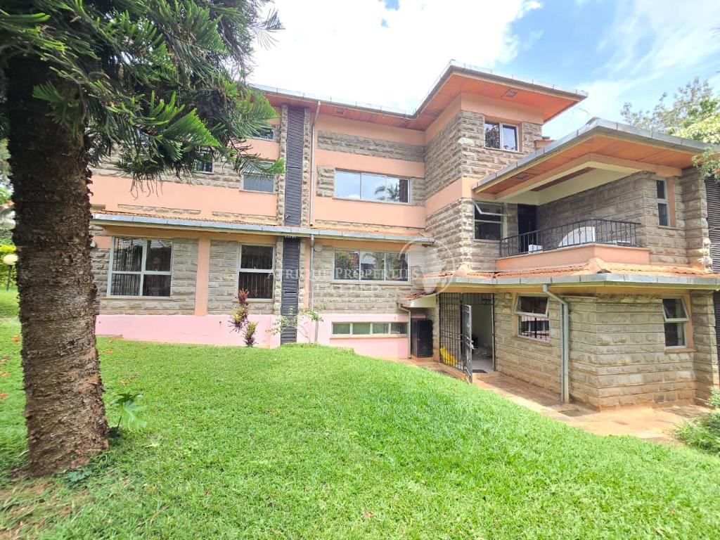 4 Bedroom All Ensuite Home+DSQ For Rent In Runda in Nairobi - Image 19
