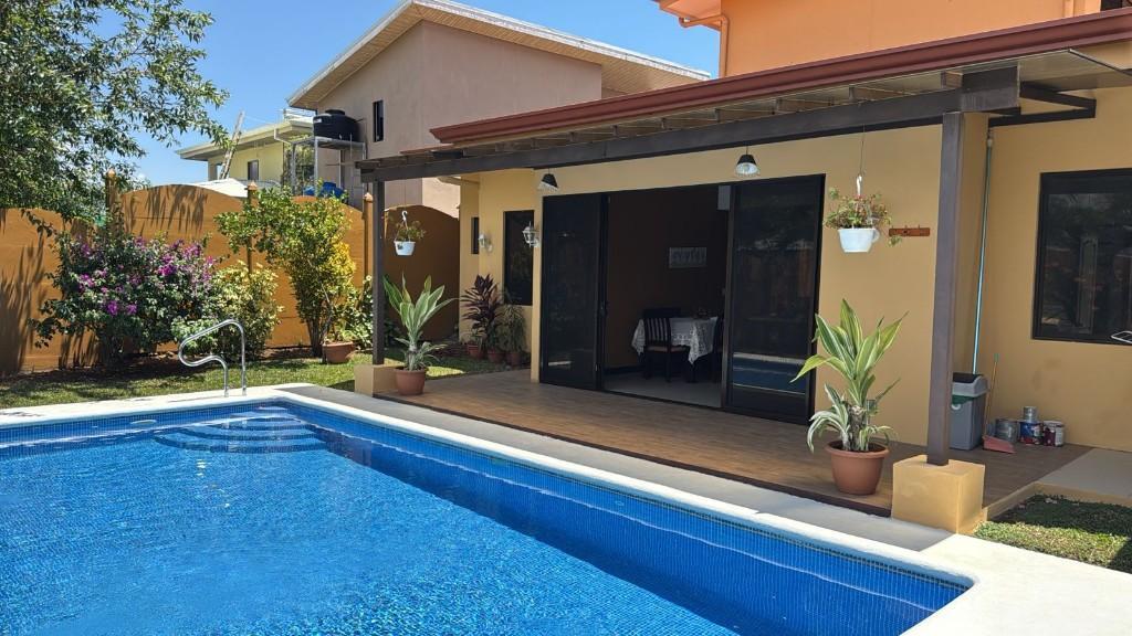 BELLA PROPIEDAD CON CASA Y PISCINA EN ATENAS. en Naranjo - Imagen 1