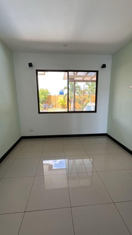 BELLA PROPIEDAD CON CASA Y PISCINA EN ATENAS. en Naranjo - Imagen 3