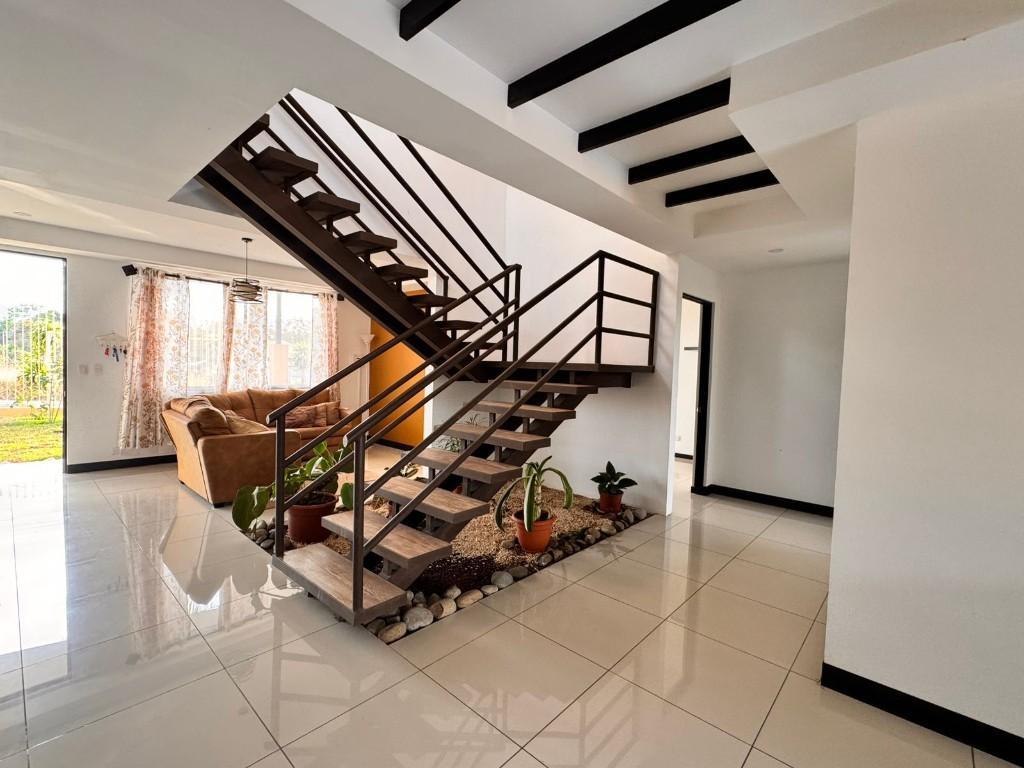BELLA PROPIEDAD CON CASA Y PISCINA EN ATENAS. en Naranjo - Imagen 8