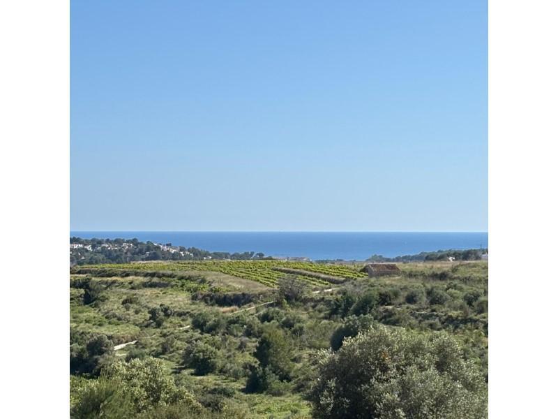 TERRENO RUSTICO MORAIRA CON VISTAS AL MAR. en Calp - Imagen 1