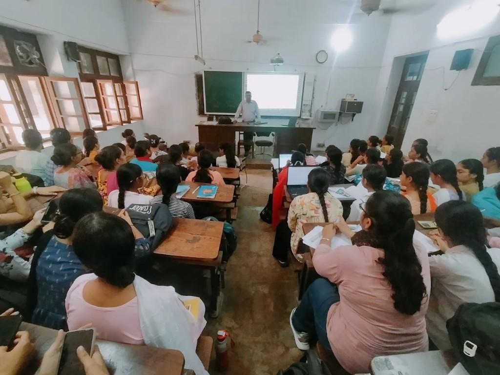 Best Computer Coaching Institute - Amiras Computer Education in India - Image 2