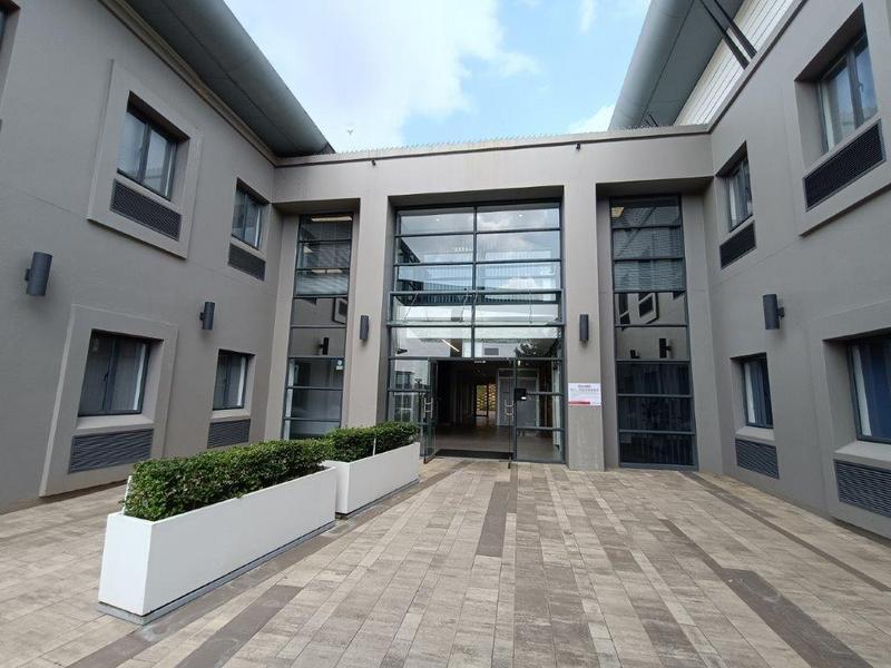 Commercial 2030-ref-18365 for Rent in Strubensvallei, Roodepoort in Randburg - Image 1