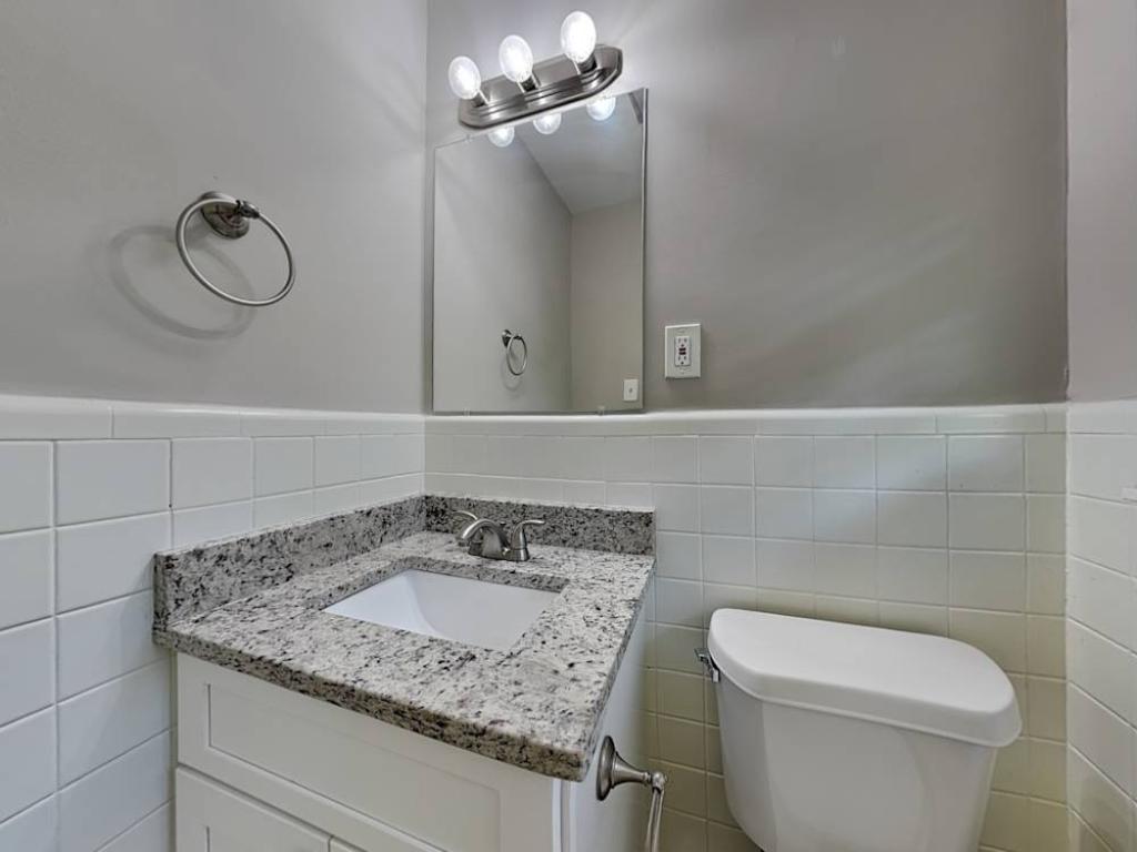 SPACIOUS AND LOVELY HOME FOR RENT in United States - Image 6