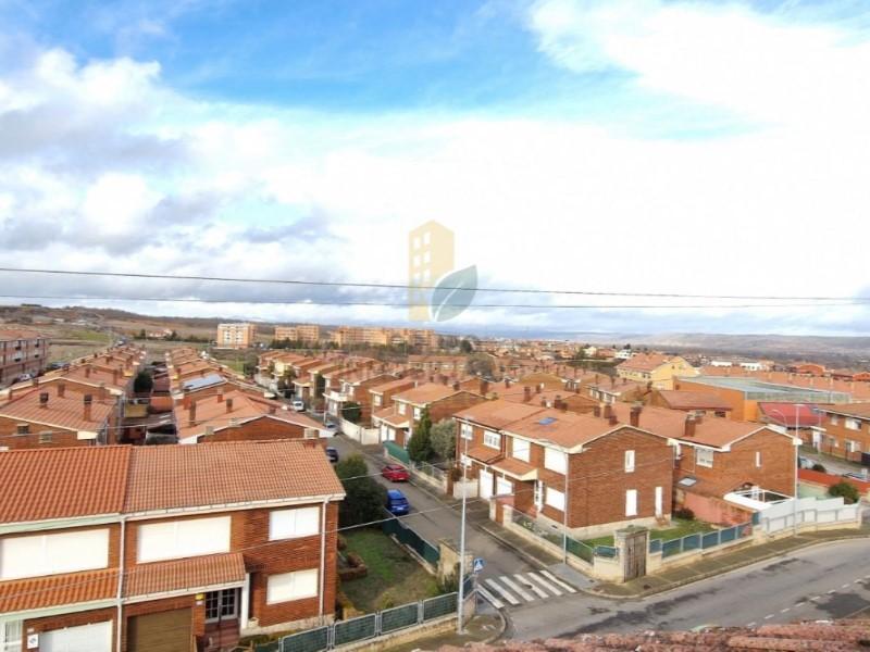 PISO EN VILLAQUILAMBRE en San Andrés del Rabanedo - Imagen 1