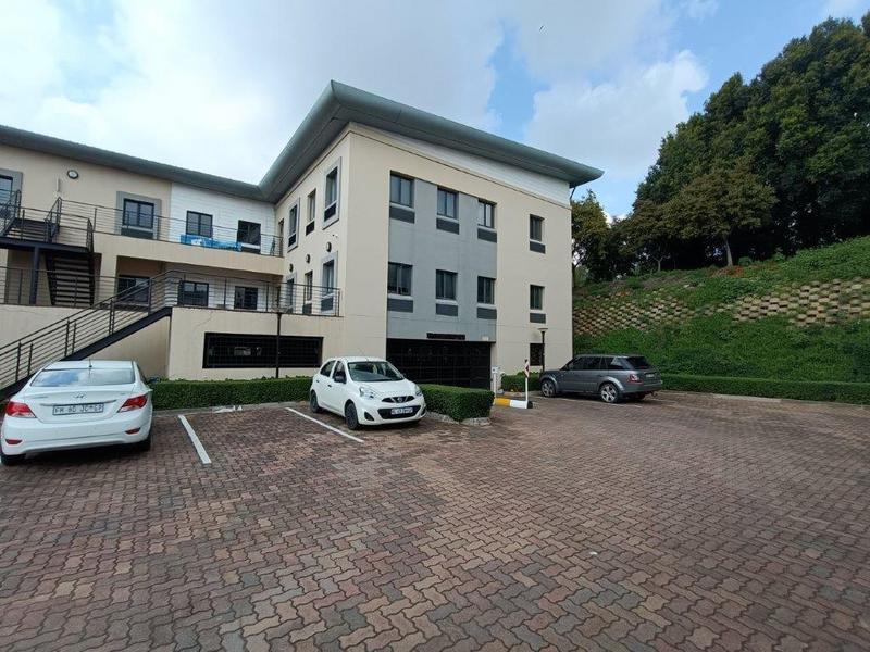 Commercial 2030-ref-18367 for Rent in Strubensvallei, Roodepoort in Randburg - Image 1