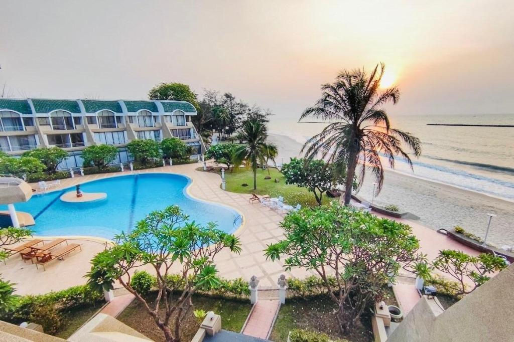 O2 Exclusive Beachfront Villa Pool Access Cha am in Thailand - Image 1