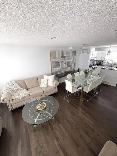 Beautiful Town House for Rent In Country Hills in Calgary - Image 1