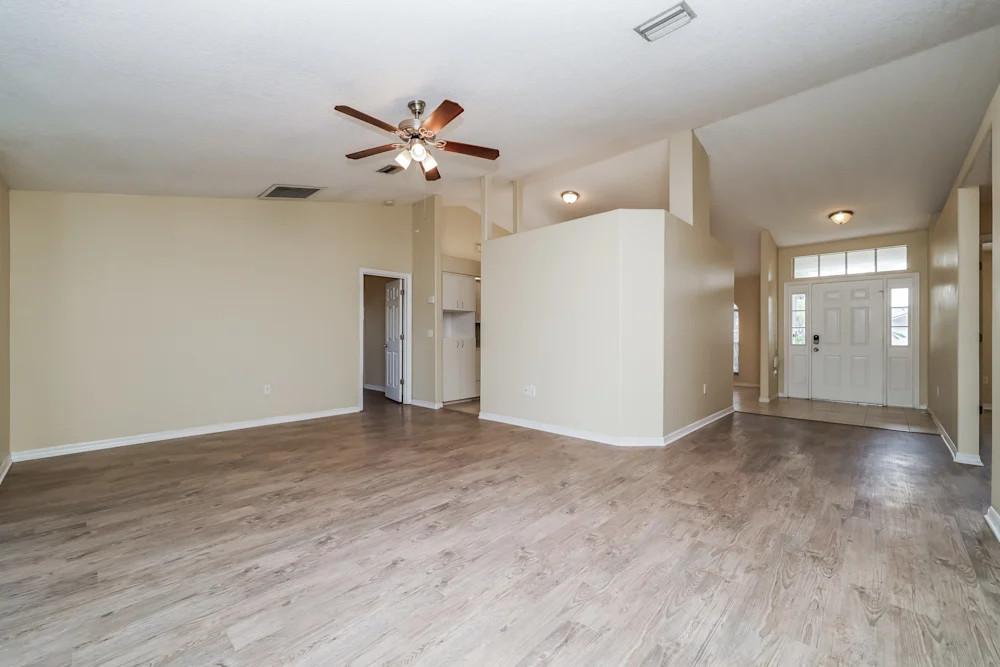 Apply Now ! Newly Property Available For Immediate Move In. in Bradenton - Image 2