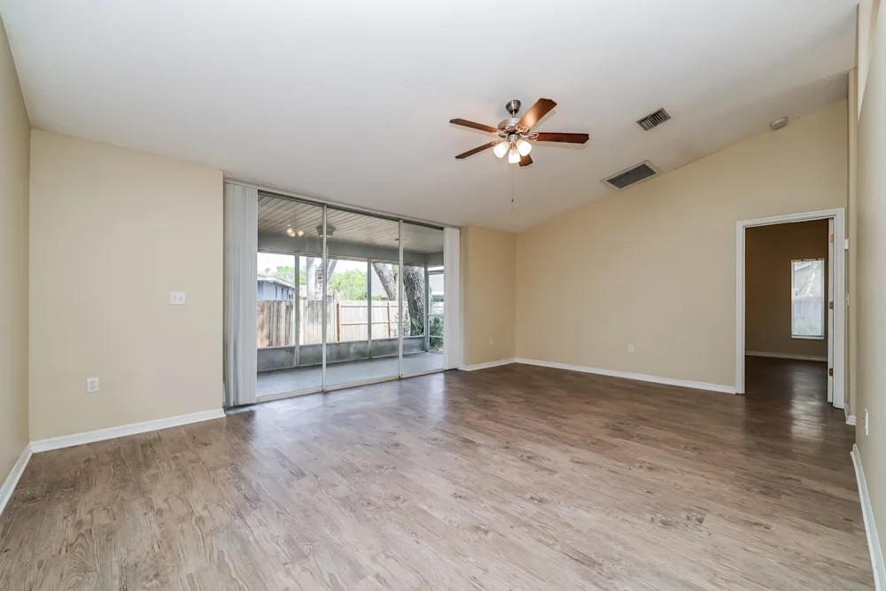 Apply Now ! Newly Property Available For Immediate Move In. in Bradenton - Image 3