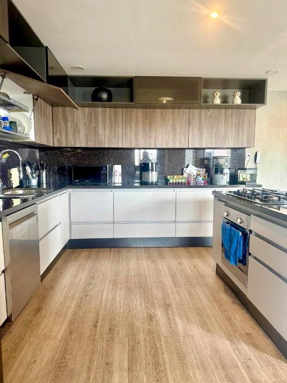 VENTA APARTAMENTO ALTOS DE TERRAZAS. EDIFICIO LA LOMA en Bucaramanga - Imagen 9