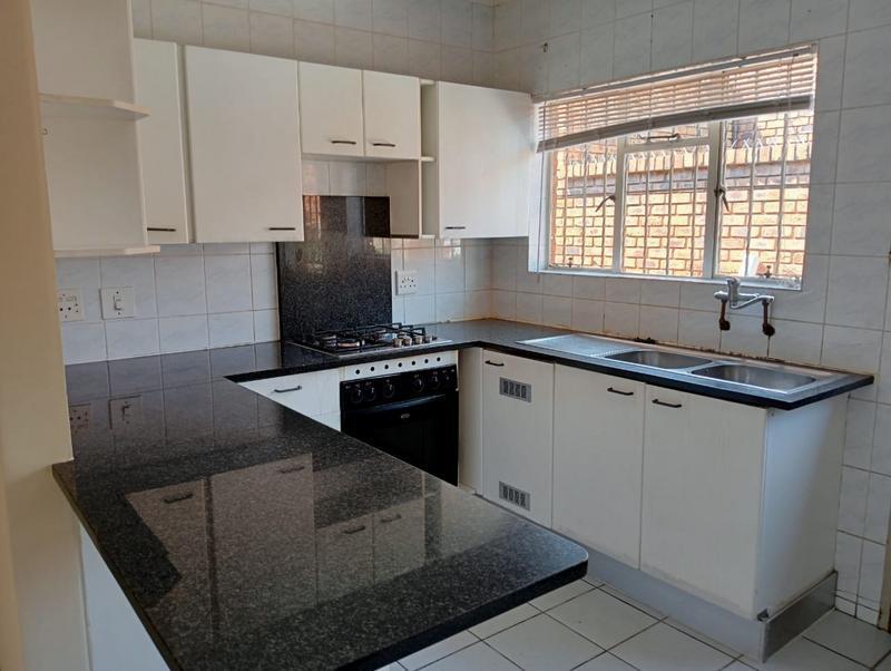 Simplex 2602-ref-194 for Rent in Noordwyk, Midrand in Tembisa - Image 1