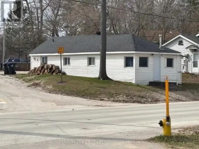 397 MOSLEY STREET in Wasaga Beach - Image 1
