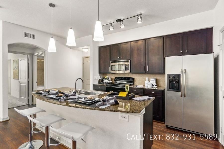 Special: Free Rent, No Fees, $200 Gift Card! in Spring - Image 1