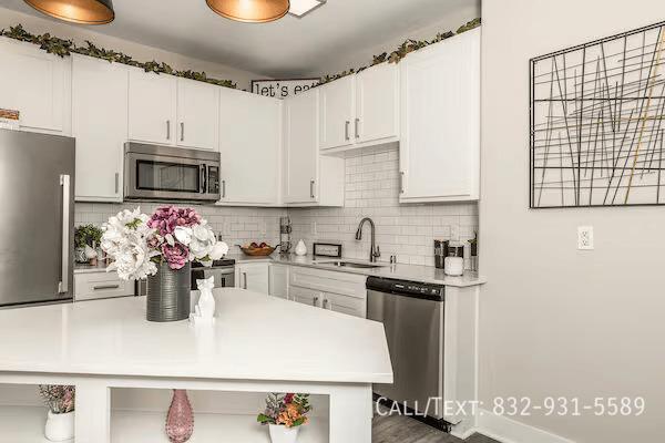 Reduced Rates + 1 Month Free – Lease Now & Save! in The Woodlands - Image 1