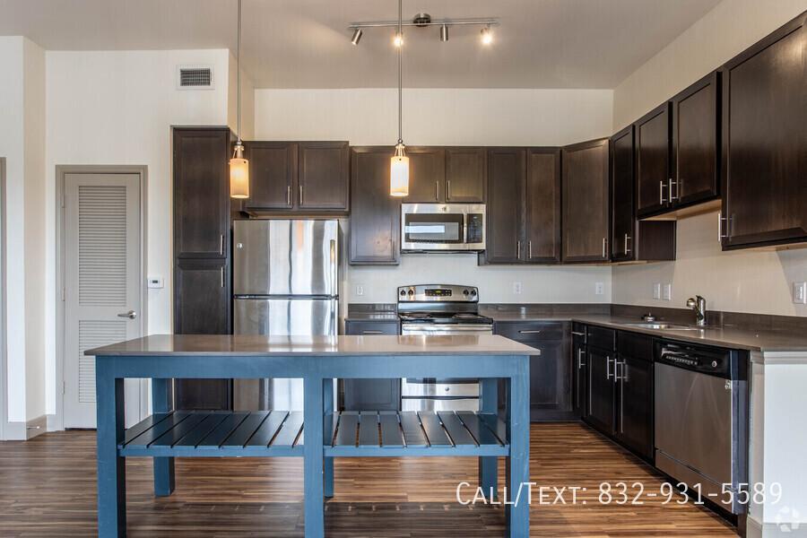 Live Bigger, Pay Less – Up to 4 Weeks Free Rent! in The Woodlands - Image 1