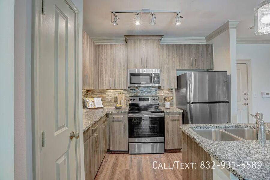 High-End Living, Perfectly Executed! in The Woodlands - Image 1