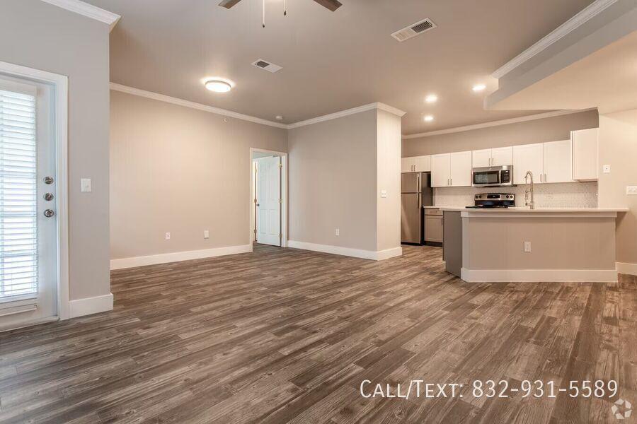 Move In Today — Pay Less! in The Woodlands - Image 1