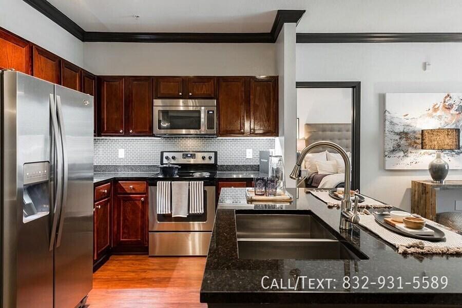 Move In & Save $500 + Get Fees Credited! in Sugar Land - Image 1