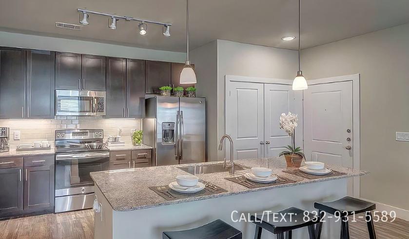 Luxury Living, Less Rent in Sugar Land - Image 1