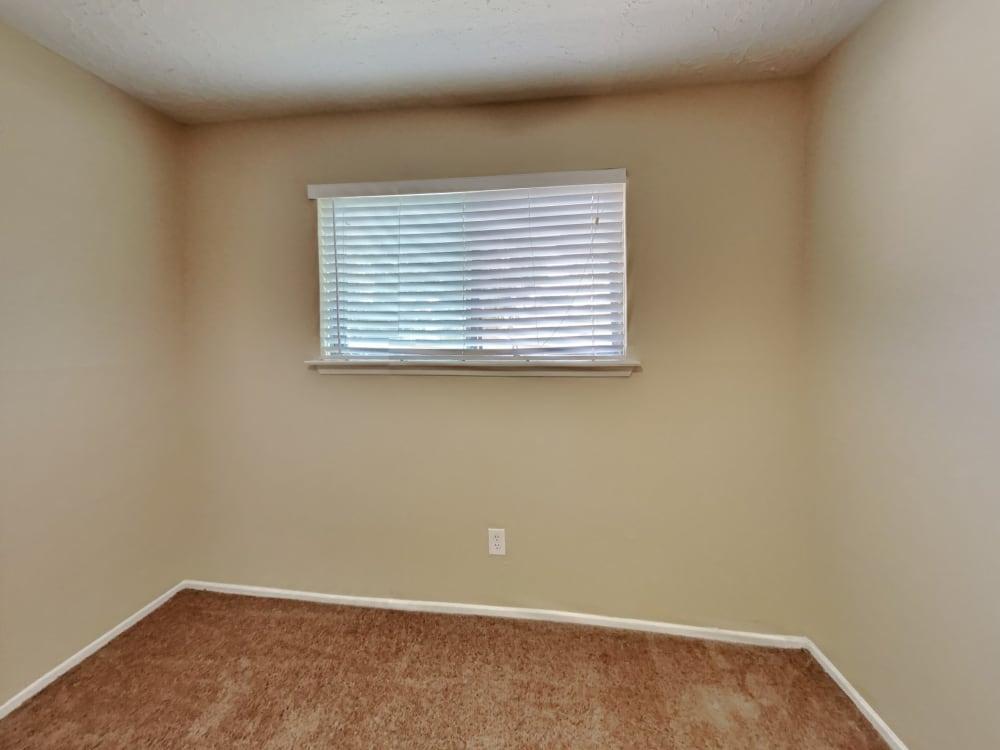 Well-Maintained House Ready to Move In in Sugar Land - Image 10