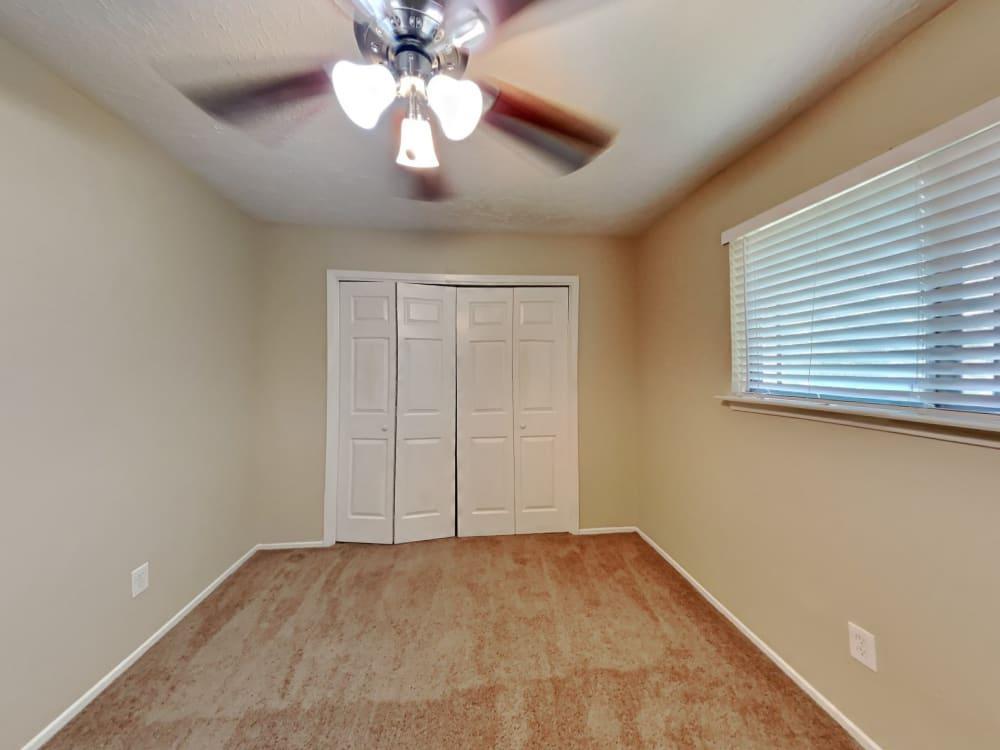 Well-Maintained House Ready to Move In in Sugar Land - Image 9