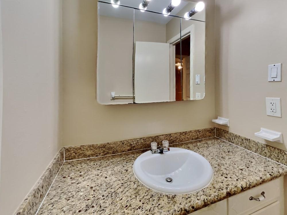 Well-Maintained House Ready to Move In in Pasadena - Image 8