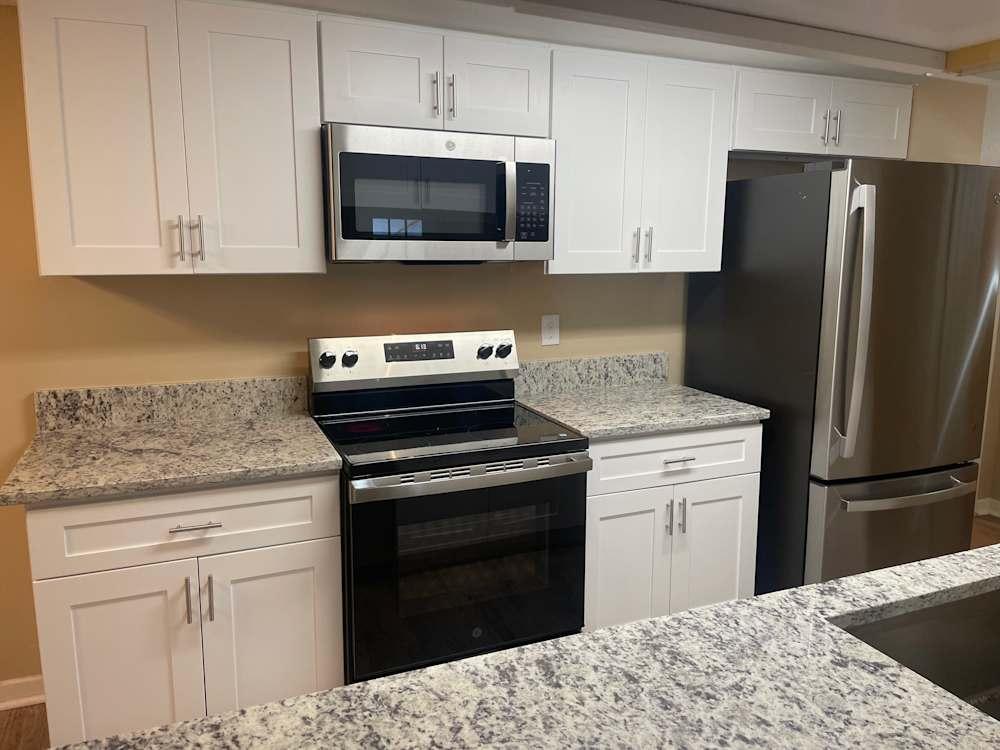 Well-Maintained House Ready to Move In in Pasadena - Image 3