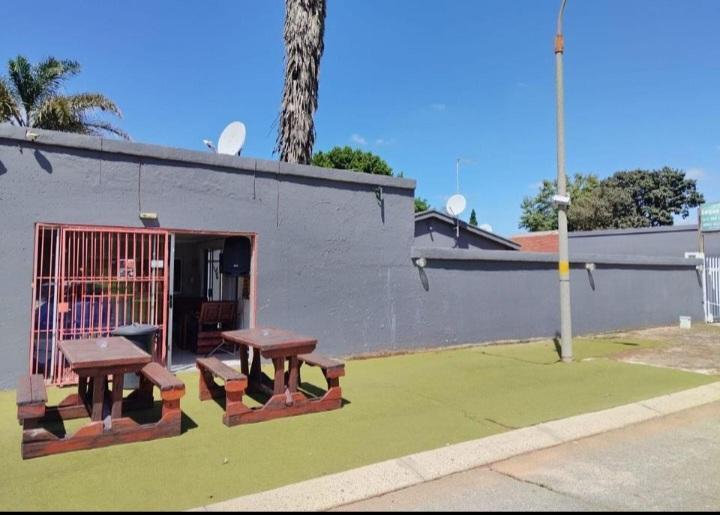 Commercial 2897-ref-2327 for Sale in Kempton Park West, … in Kempton Park - Image 1