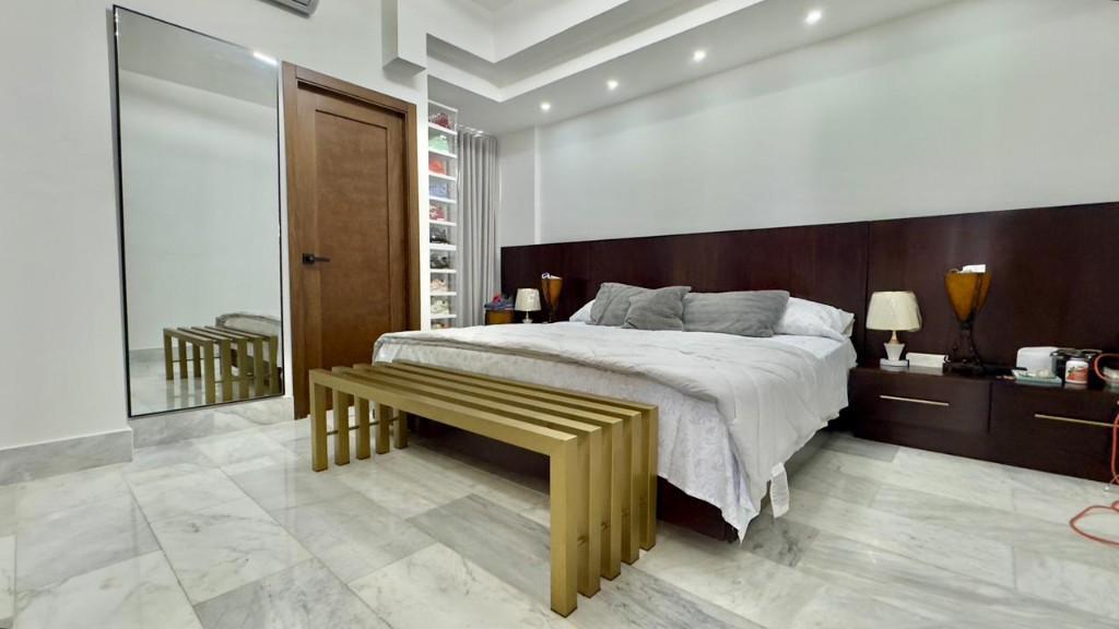 APARTAMENTO EN VENTA, TORRE VERSALLE II, LA ESMERALDA en Santiago - Imagen 7
