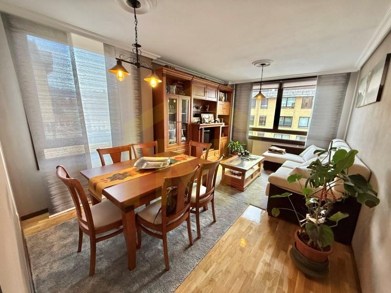 PISO VENTA 4 DORMITORIOS en Oviedo - Imagen 1