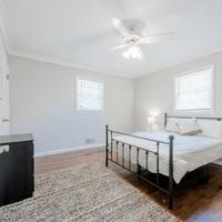 Spacious Renovated Home in Decatur. In front of Bus Stop, … in Decatur - Image 1