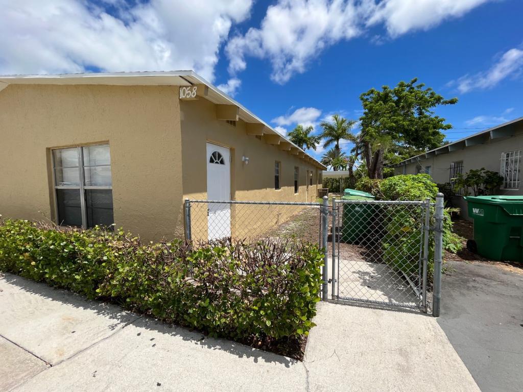 3/1 Duplex for Rent Riviera Beach in West Palm Beach - Image 1