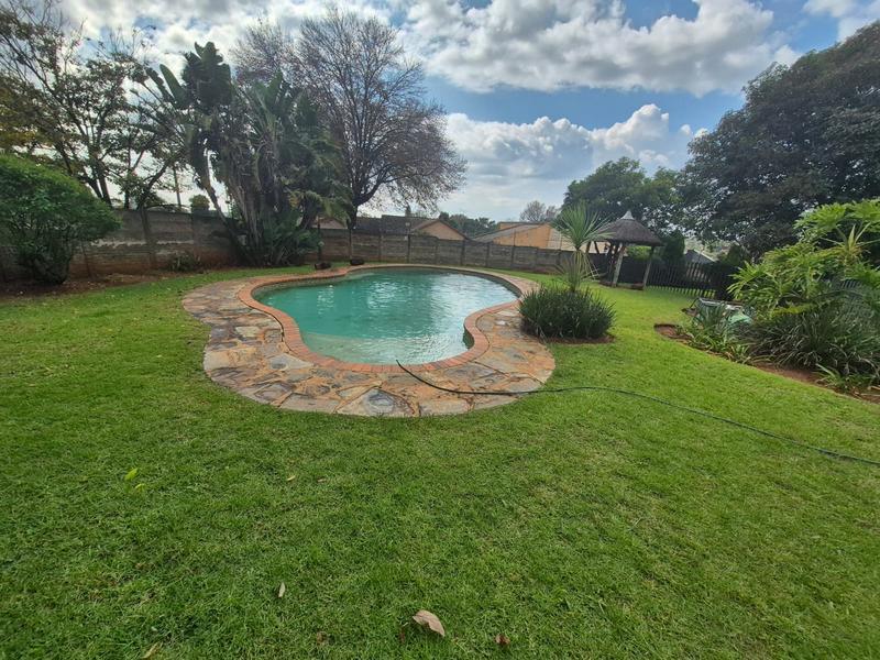 Apartment / Flat 2728-ref-2879 for Rent in Rhodesfield Ext … in Kimberley - Image 1