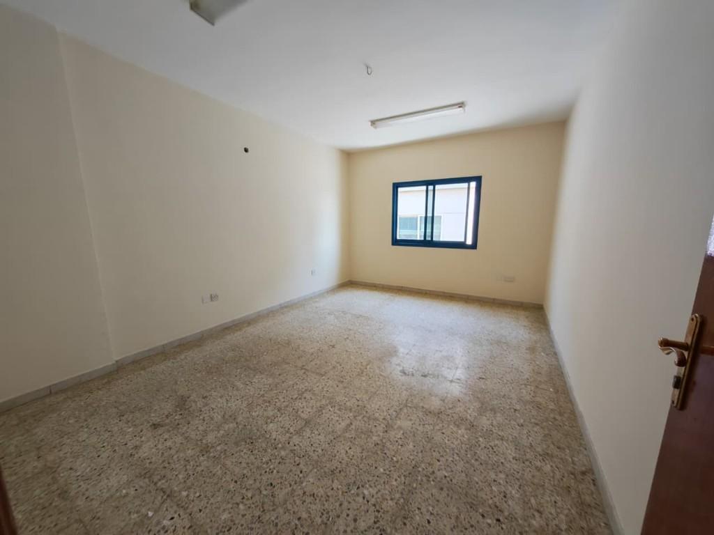 Office for Rent in Al Rigga | Prime Location | 1,000 SQFT in United Arab Emirates - Image 6