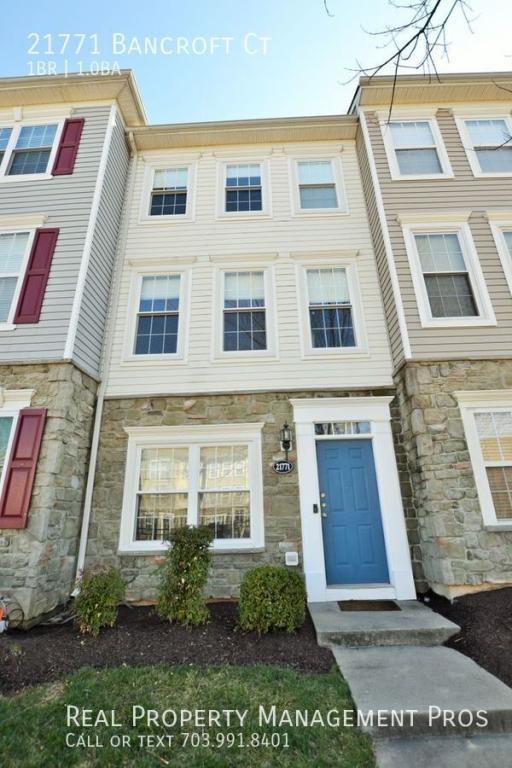 Coming Soon-Beautiful Townhome For Rent In Gated Parkside … in Reston - Image 1