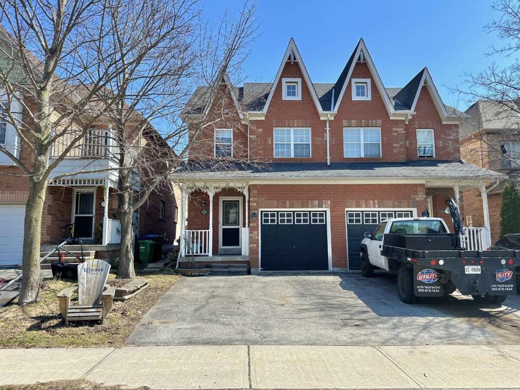 Charming Semi House in Prime Meadowvale Community in Mississauga - Image 1