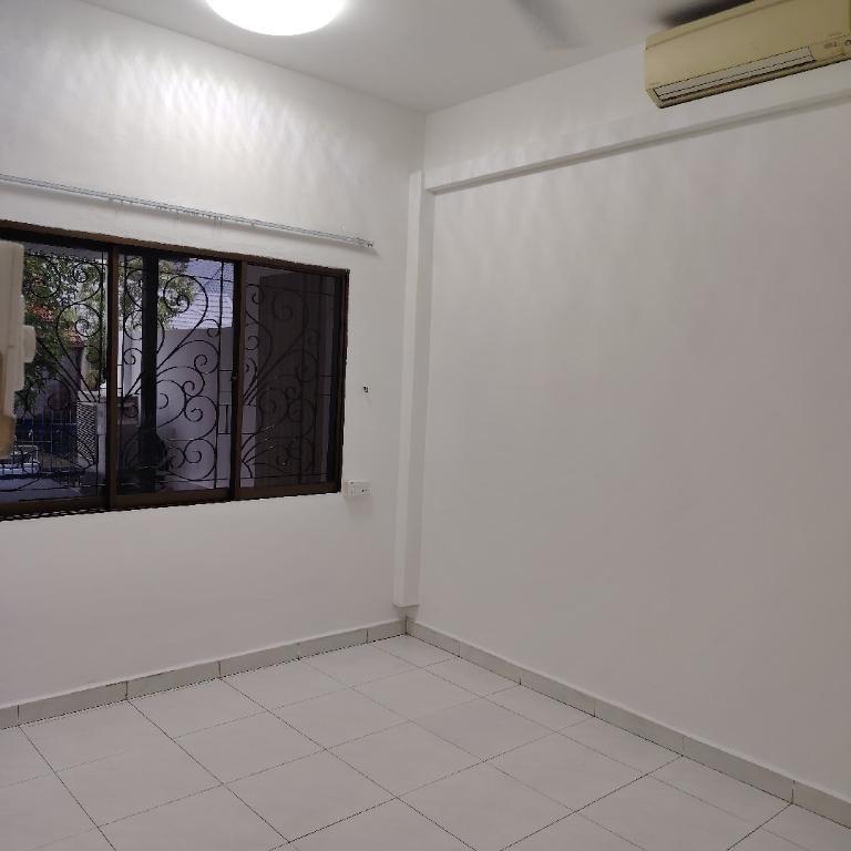 Terrace House Upper Thompson Rd in Bukit Merah - Image 2