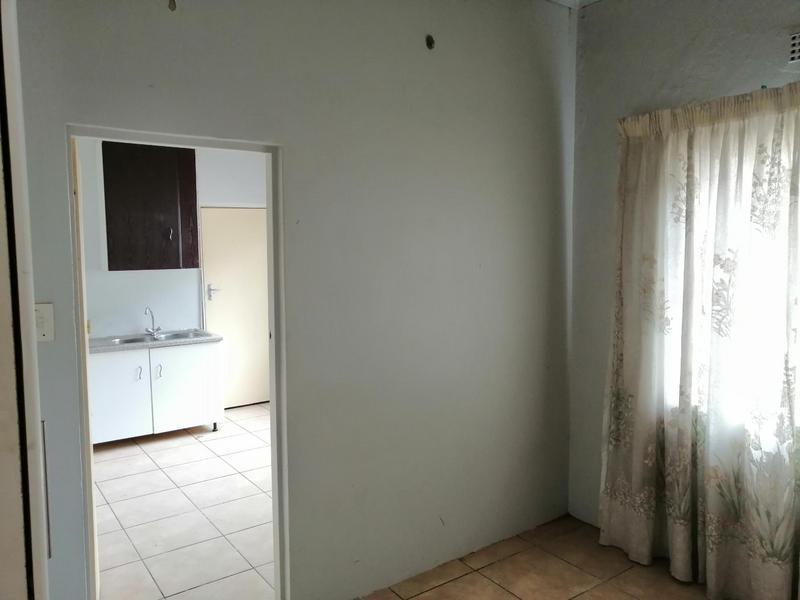 Cottage 2350-ref-135 for Rent in Norkem Park, Kempton Park in Tembisa - Image 1